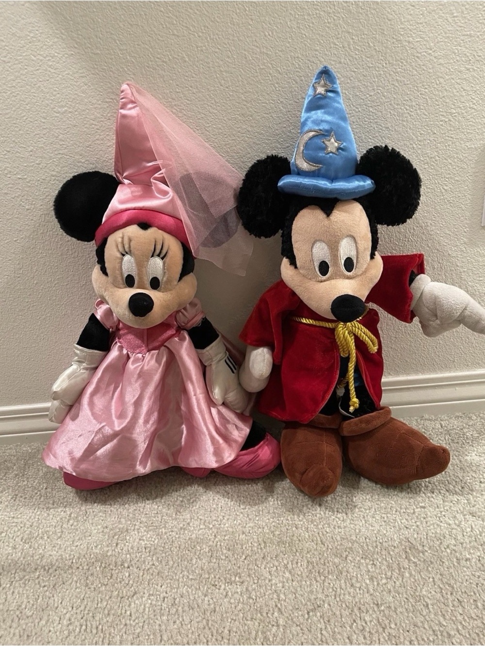 Disney Parks Sorcerer Mickey & Princess Minnie Plush Dolls 20” Large Lot of 2